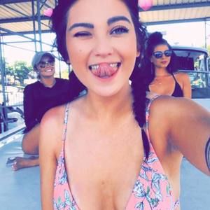 Meet your Posher, Kendra